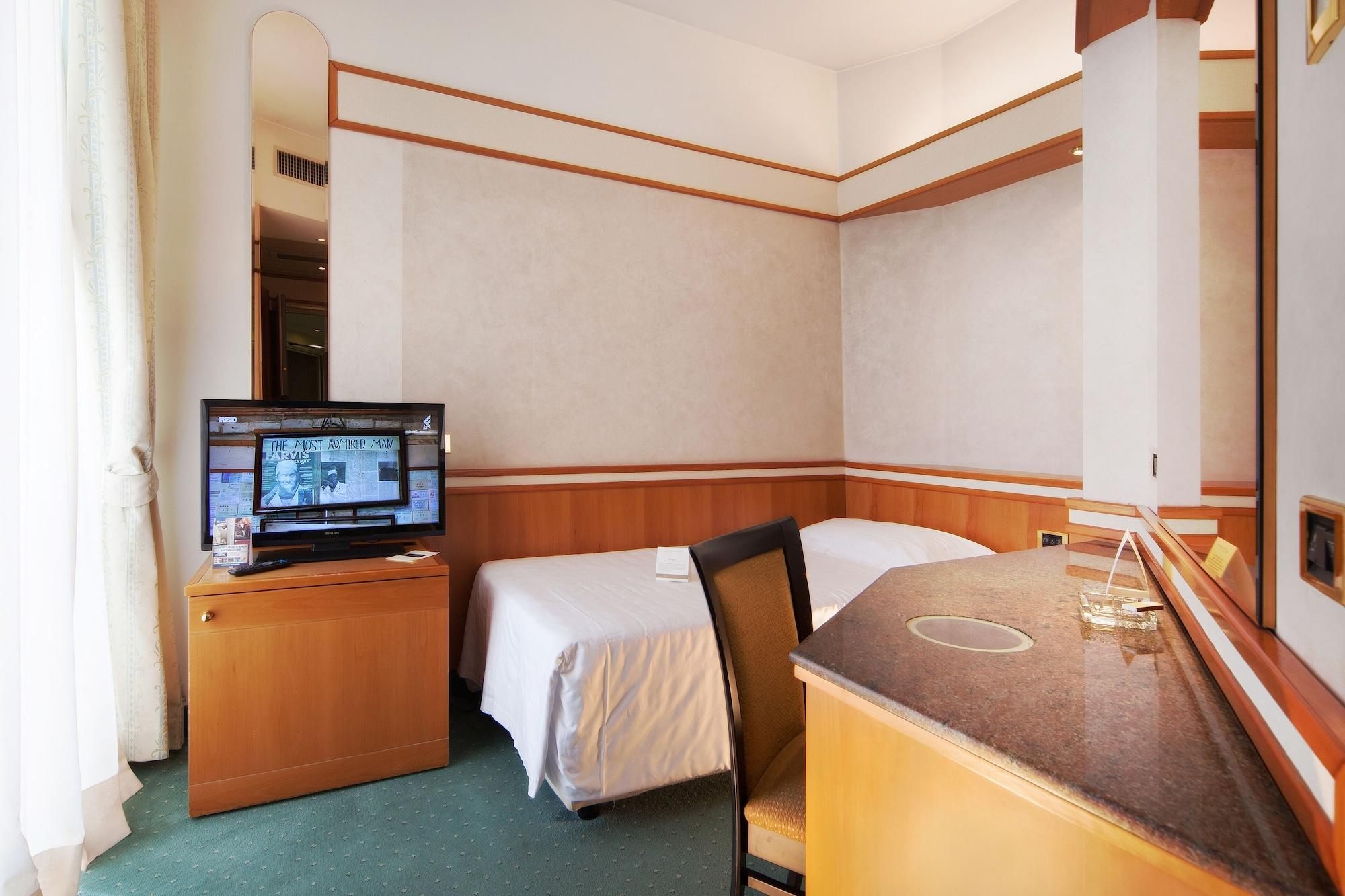 Hotel Ambasciatori Rimini Ngoại thất bức ảnh