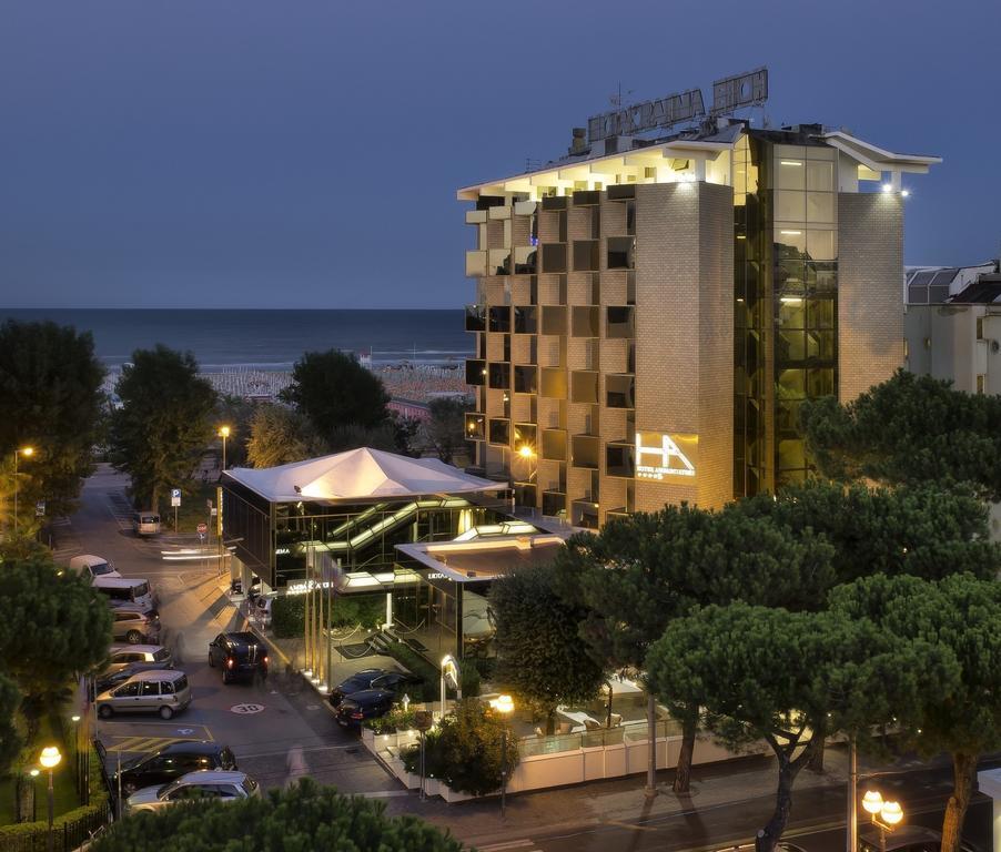 Hotel Ambasciatori Rimini Ngoại thất bức ảnh